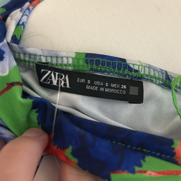 Zara | Assymetrical One Shoulder Floral Bodysuit - Picture 11 of 11